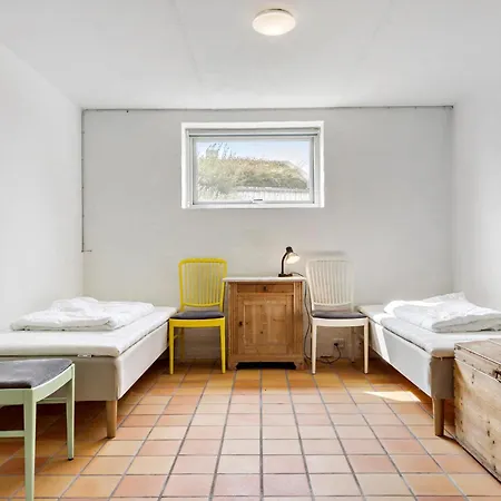 3 Bedroom Awesome In *