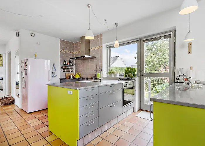 3 Bedroom Awesome In 別荘 *